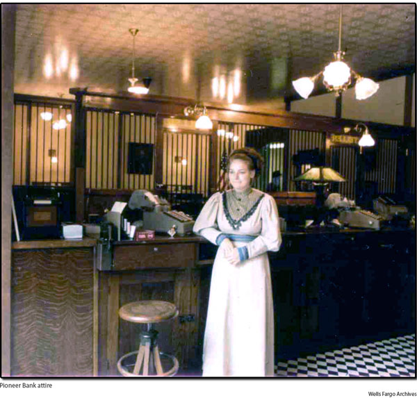 060109-PioneerBankAttire.jpg