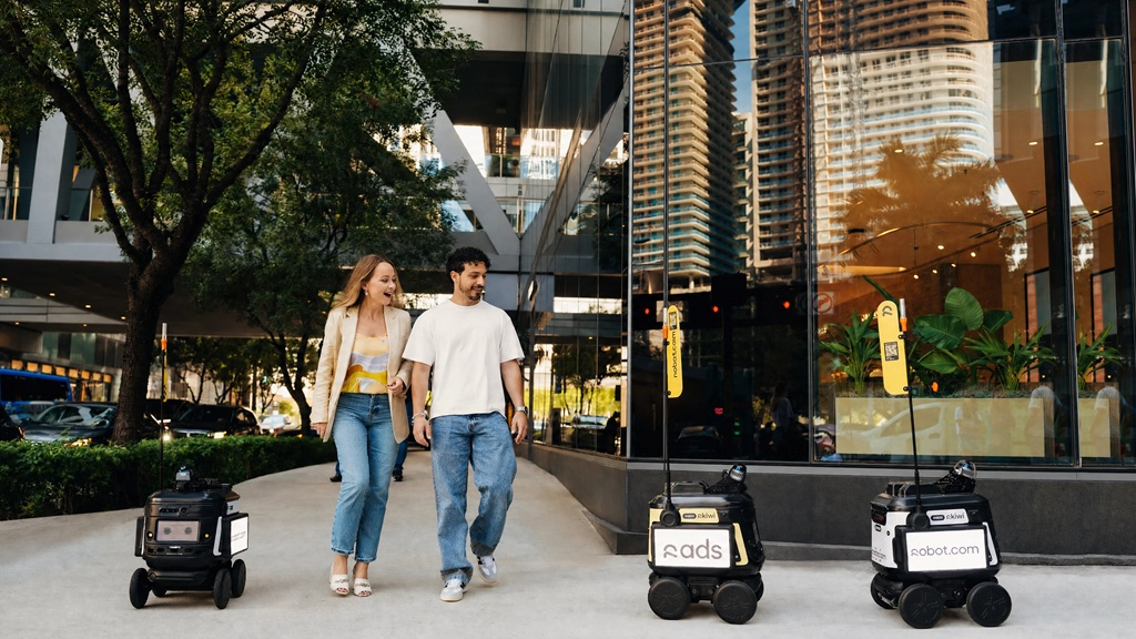 Robot com Launches R-ads Redefining Out-of-Home Advertising With Its Autonomous Robot Media Network