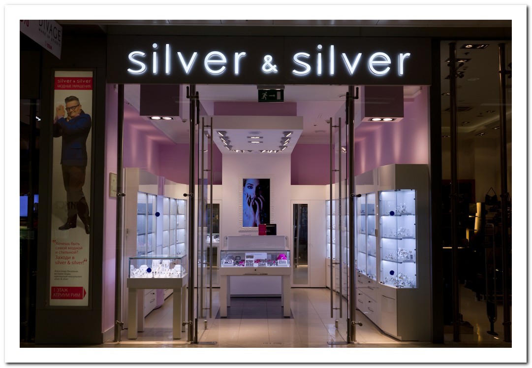 Silver--Silver-otkryl-obnovliennyi-salon-v-TRTs-Ievropieiskii_1.jpg