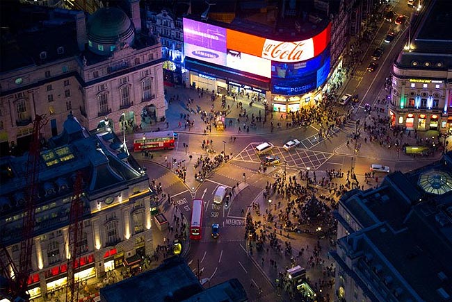 London-advertising-digital-ooh.jpg