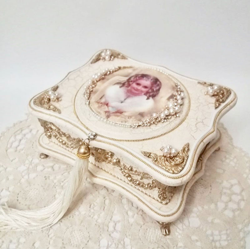 collectible_music_box_custom.JPG