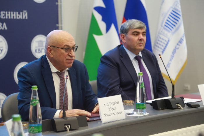 altudov-ju k _kokov-k v -700x467