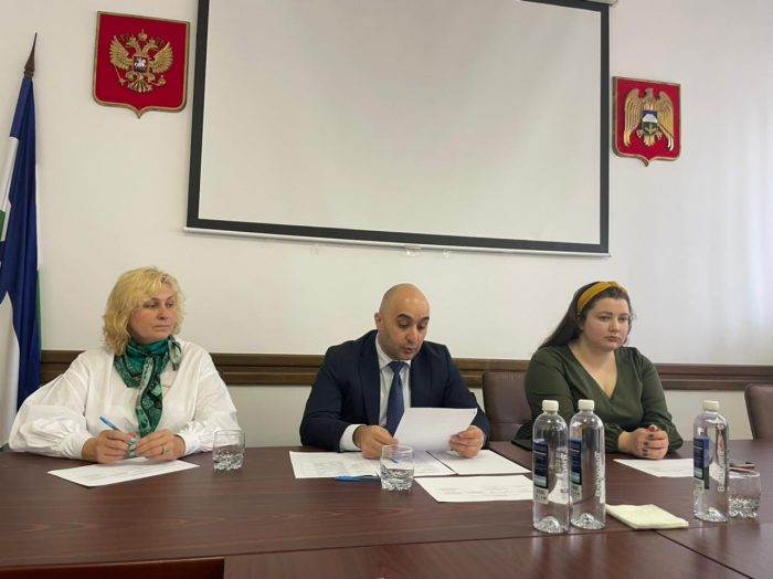 docent-kbgu-jekspert-attestacionnoj-komissii-jekskursovodov-1-700x524