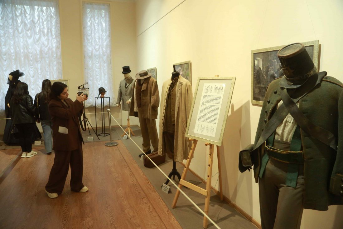centr-jermitazh-kavkaz-kbgu-vystavka-kostjumov-iz-kf-faust-10