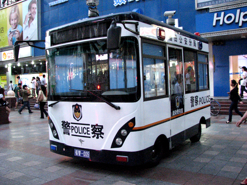 Chang-policebus-01.jpg