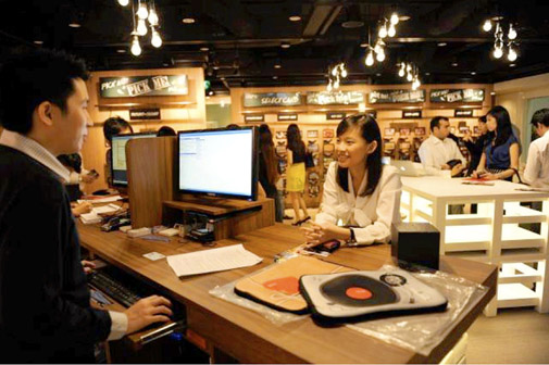04-behind_the_counter.jpg