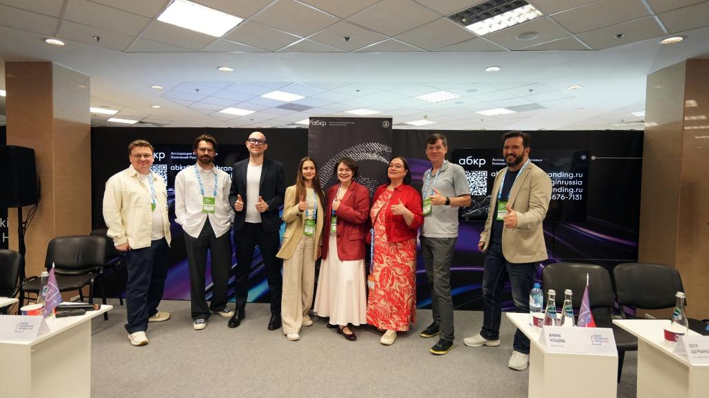 photo_5379623800586497543_y