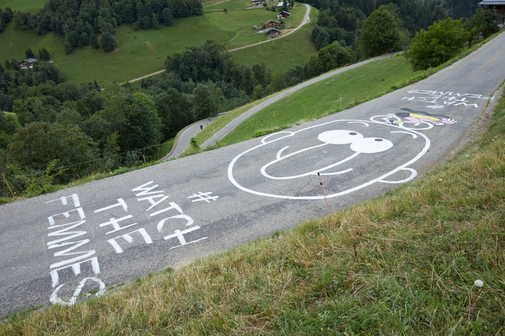 5 -ARTWORK-ADAPTION-INTO-FACE-WATCHING-A-FEMALE-RIDER-WITH-THE-HASHTAG-WATCHTHEFEMMES-1536x1024