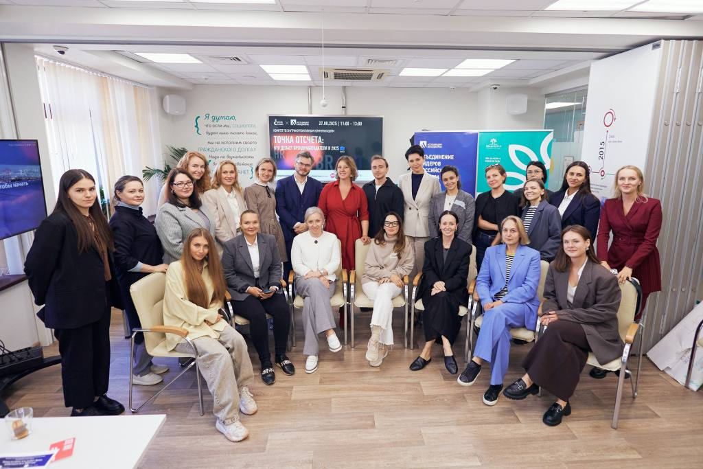 photo_5319096617485333813_y