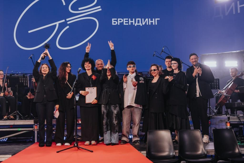 photo_5361743186013322217_y