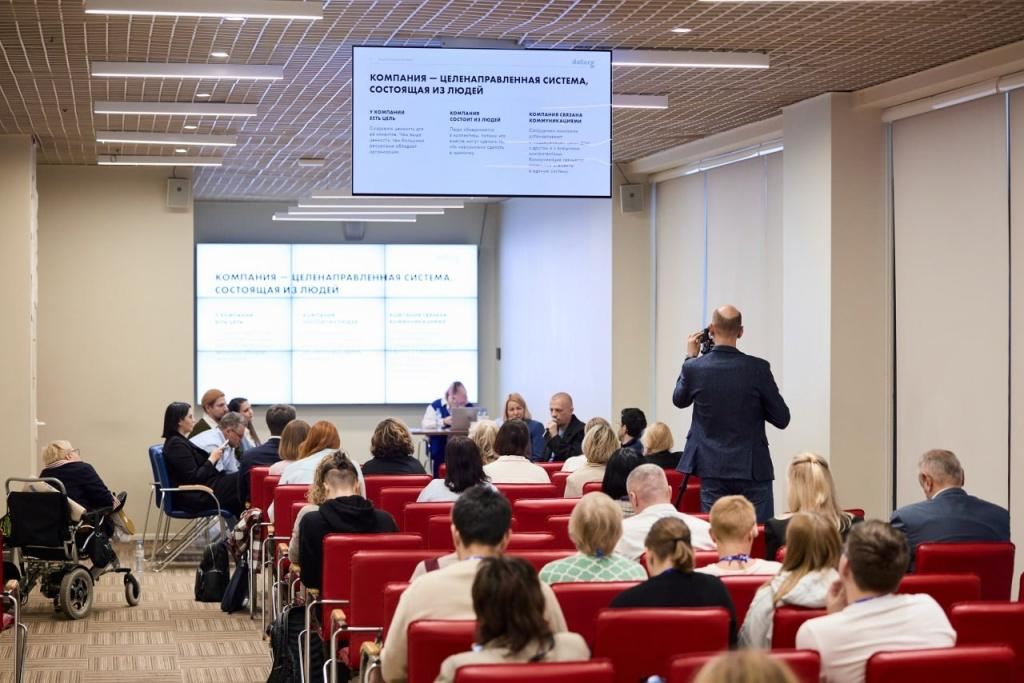 photo_5435949569369306721_y