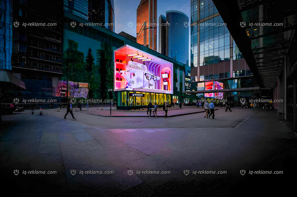 naruzhnaya-reklama-mediafasad-v-3D-media-kube-Catcher-2-fotor