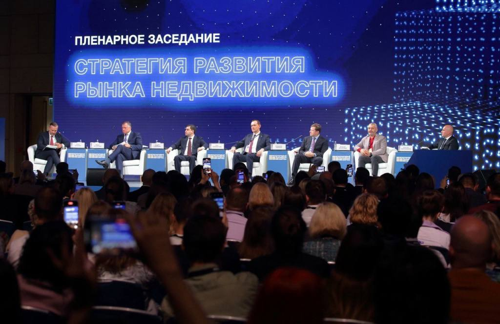 photo_5303059063576924659_y