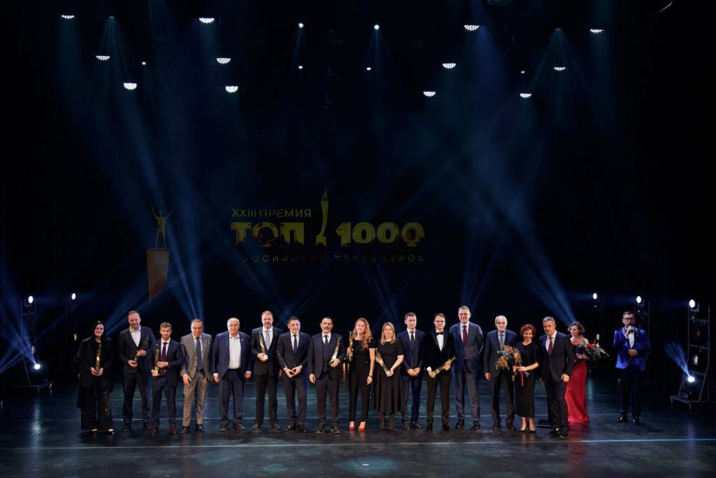 photo_5316980487102337054_y