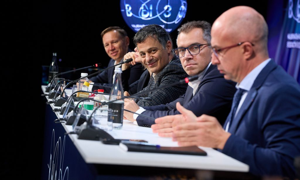 386A5225 1 - 1K JPEG